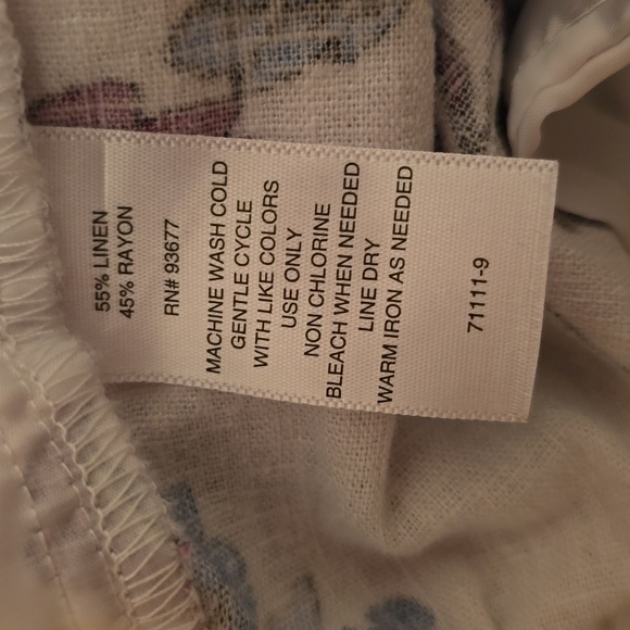 LIZ CLAIBORNE BRAND WOMEN'S PLUS SIZE WHITE AND BLUE FLORAL SHORTS SIZE 14 - Picture 6 of 14